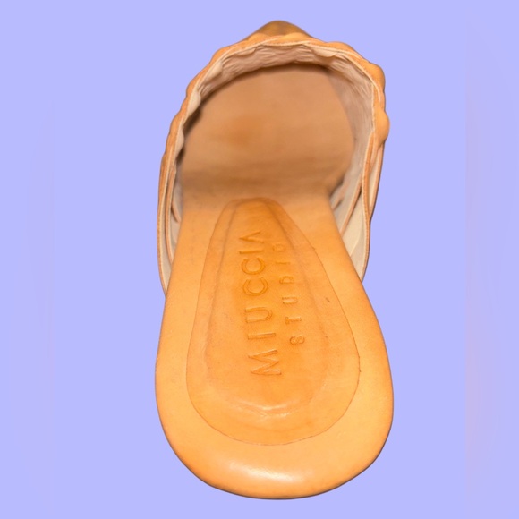 Victoria Handwoven Goatskin Mules🤎 - Picture 3 of 8